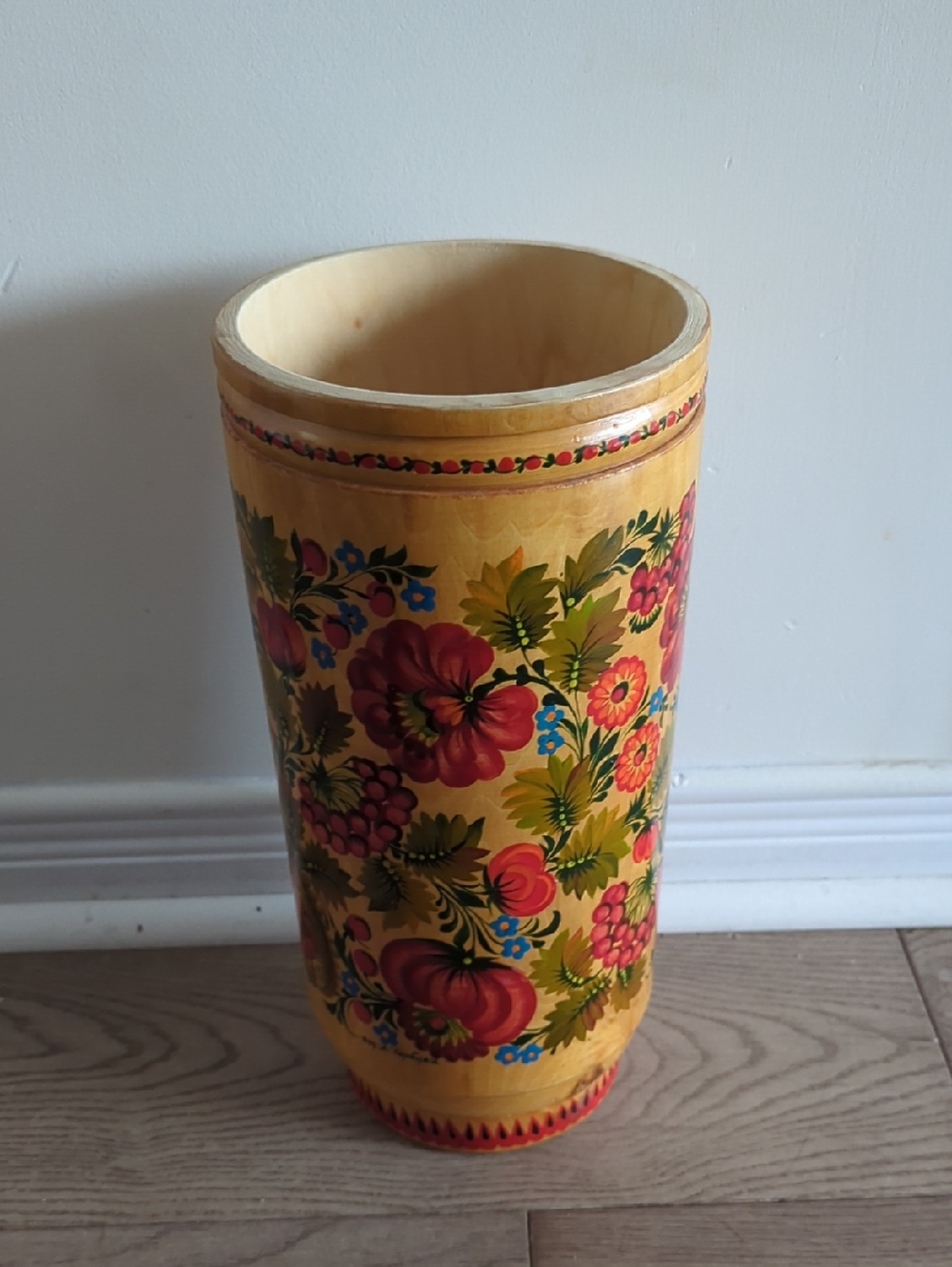 Vintage 1980s Hand-Painted Ukrainian Petrykivka Wood Vase – Artist Signed